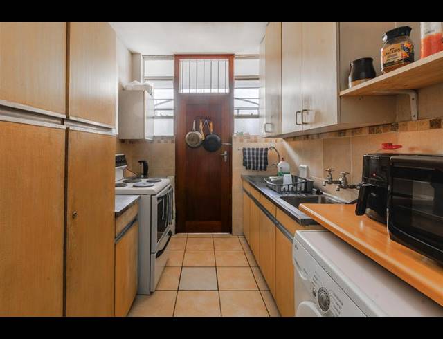 1 BEDROOM APARTMENT FOR SALE IN SANDOWN